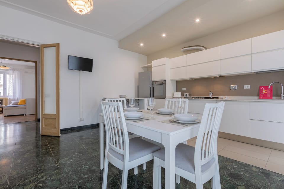 Apartment, Balcony | In-room dining