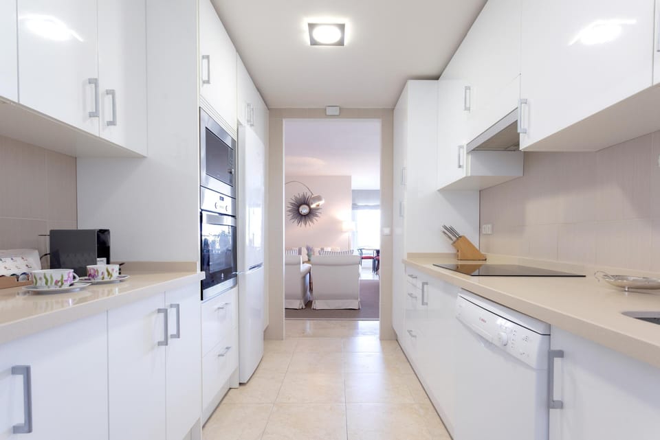 Apartment (3 Bedrooms) | Private kitchen | Fridge, microwave, oven, dishwasher