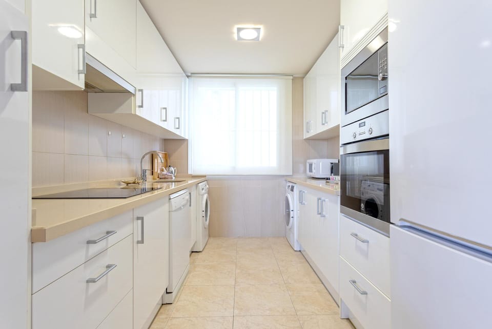 Apartment (3 Bedrooms) | Private kitchen | Fridge, microwave, oven, dishwasher