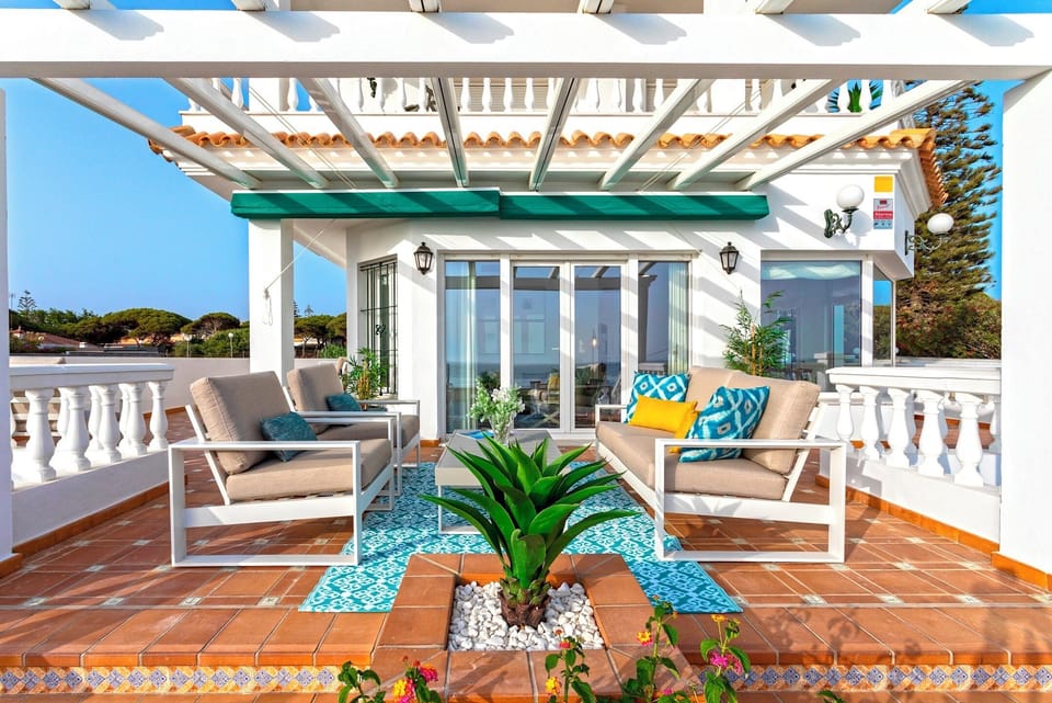 Villa (6 Bedrooms) | Terrace/patio
