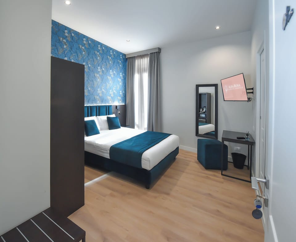Deluxe Double Room | Minibar (free items), in-room safe, desk, laptop workspace