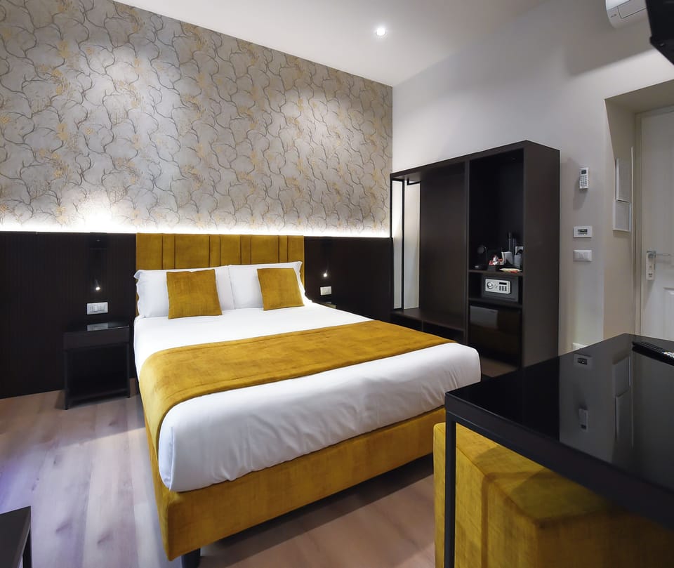 Deluxe Double Room | Free minibar, in-room safe, desk, laptop workspace