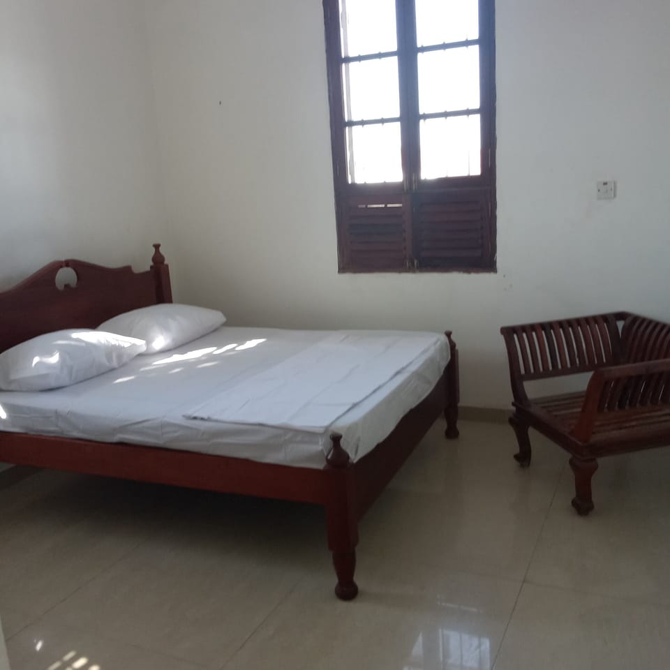 Comfort Room, City View