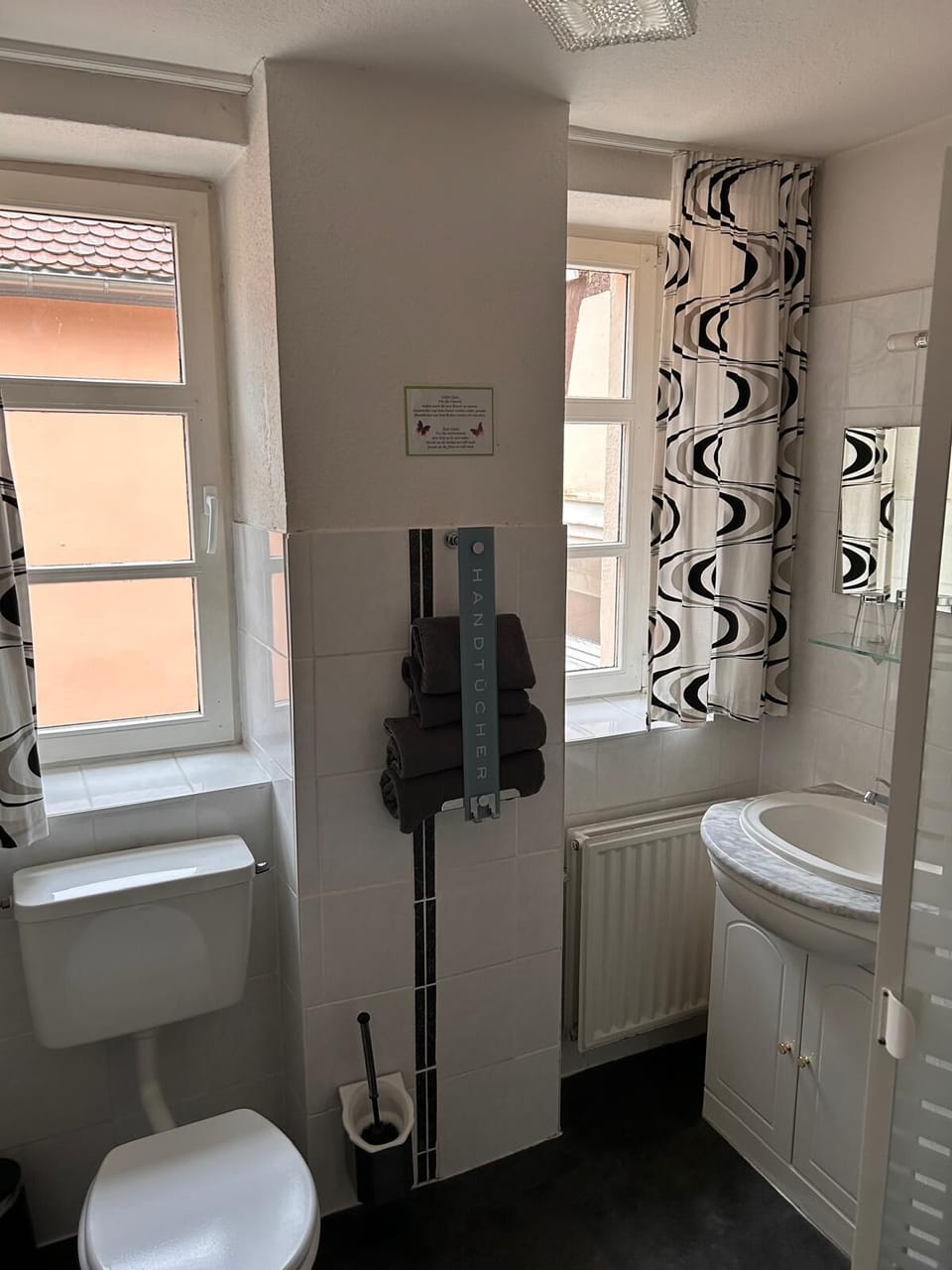 Classic Studio Suite, City View | Bathroom | Hair dryer, towels, soap, shampoo