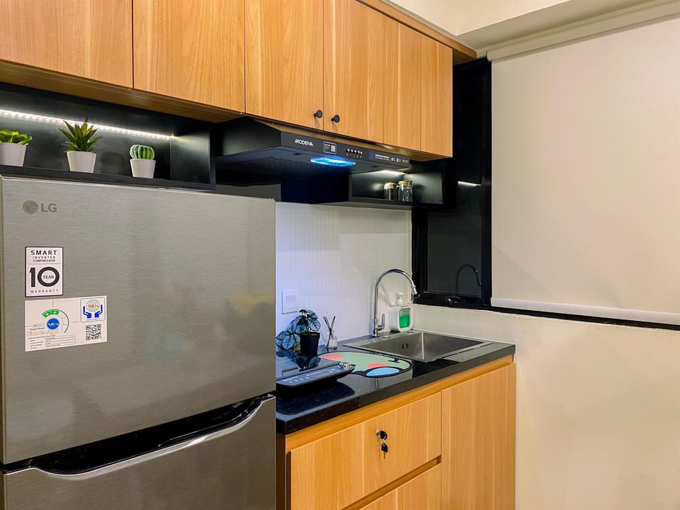 Apartment | Private kitchen | Full-size fridge, microwave, stovetop, rice cooker