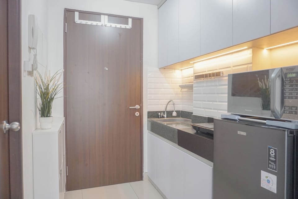 Studio | Private kitchen | Full-size fridge, microwave, stovetop, rice cooker