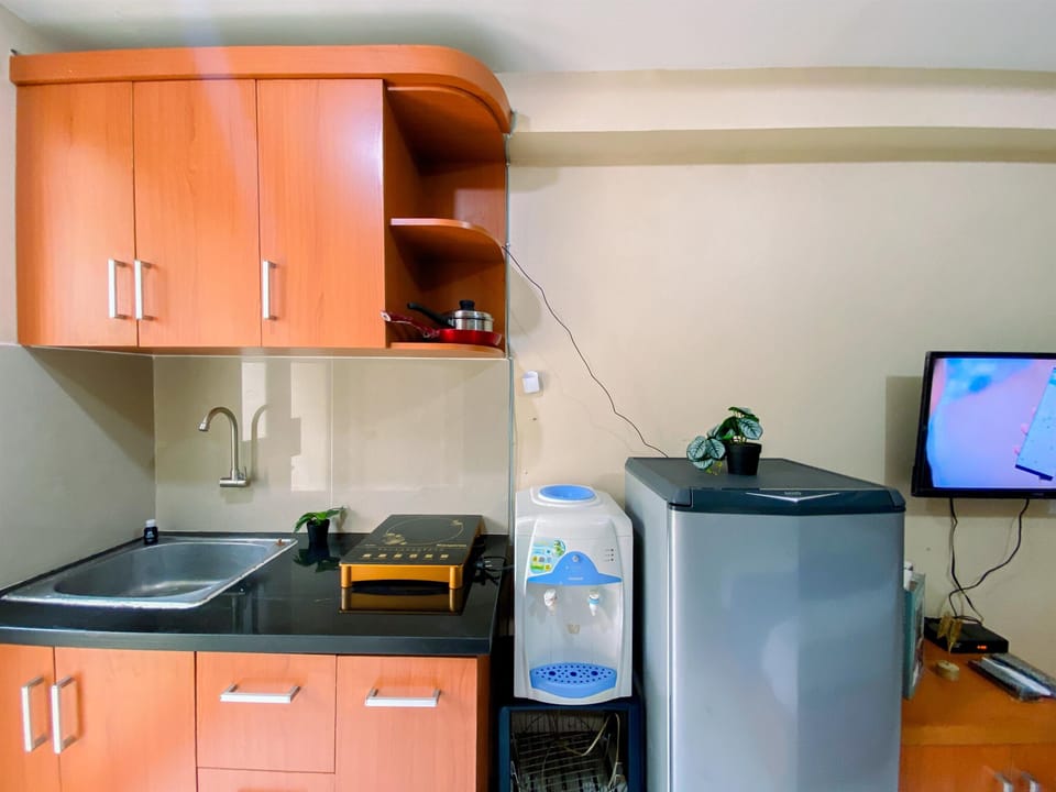 Studio | Private kitchen | Full-size fridge, stovetop, electric kettle, rice cooker