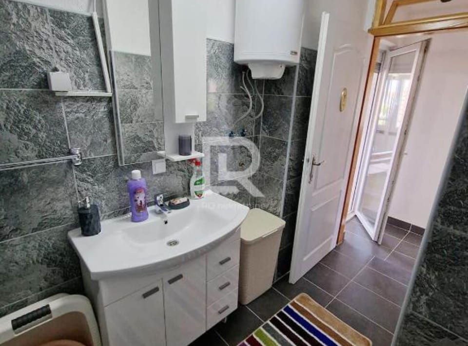 Villa (Two Bedroom Villa with Balcony and Pa) | Bathroom | Shower, towels