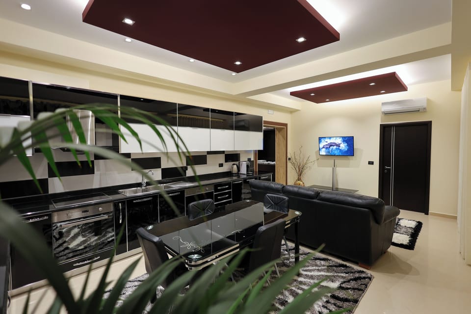Apartment, Balcony, Mountain View | Living area | Smart TV, Netflix, streaming services