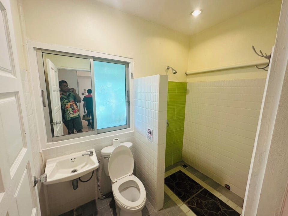 Classic Double or Twin Room, Balcony, Pool View | Bathroom | Free toiletries, hair dryer, towels, soap