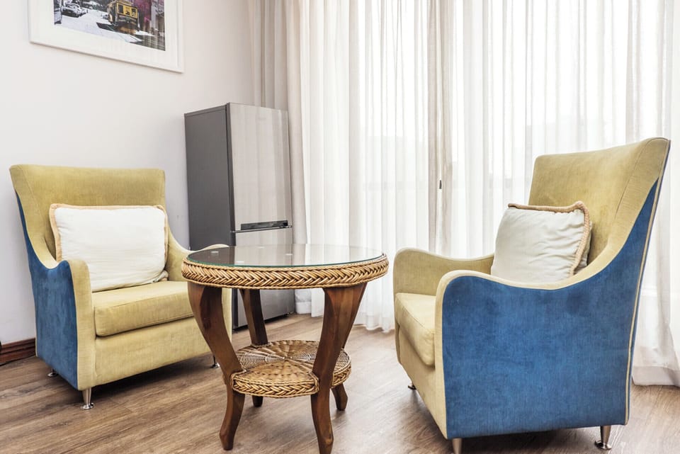 Luxury Studio Suite | In-room dining