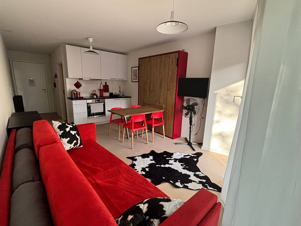 Studio, 1 Bedroom, Balcony | Living room