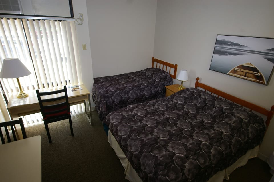 Studio | Desk, soundproofing, cribs (surcharge), rollaway beds (surcharge)