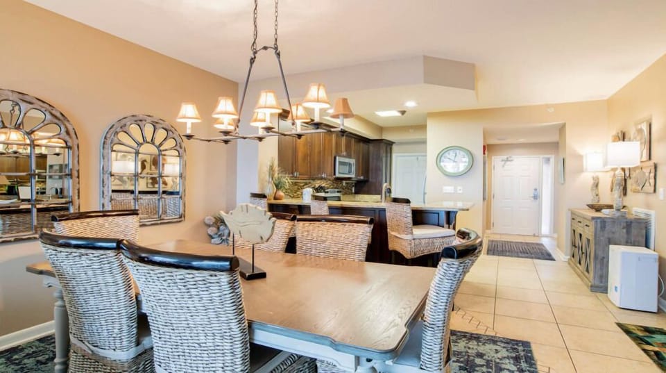 Condo, Multiple Beds (Seachase 103E) | Dining