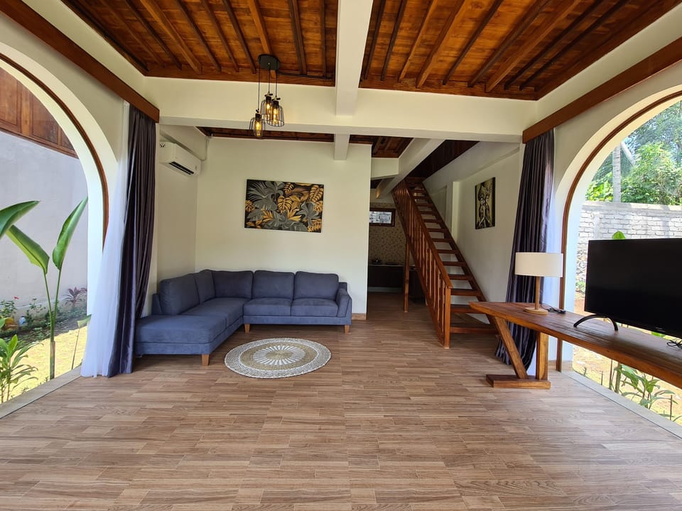 Family Villa, Pool View | Living area