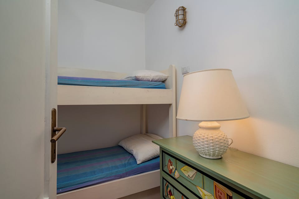 Apartment | 4 bedrooms, individually furnished, iron/ironing board, free WiFi