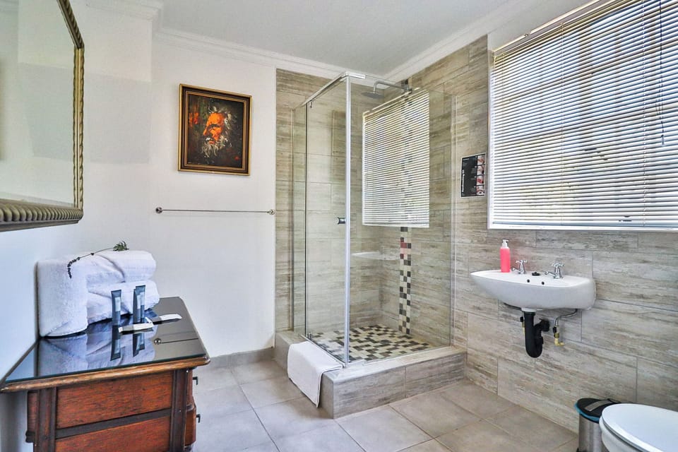 Basic Double Room, Pool View | Bathroom | Hair dryer, towels, soap, shampoo