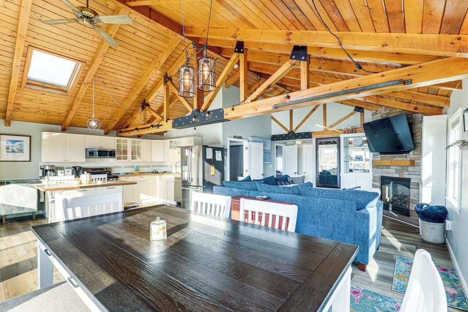 House (2 Bedrooms) | Interior