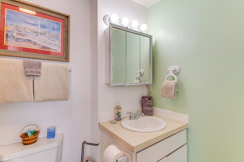 Rockaway Beach Apt w/ Ocean Views: Steps to Shore Apartment in Rockaway Beach