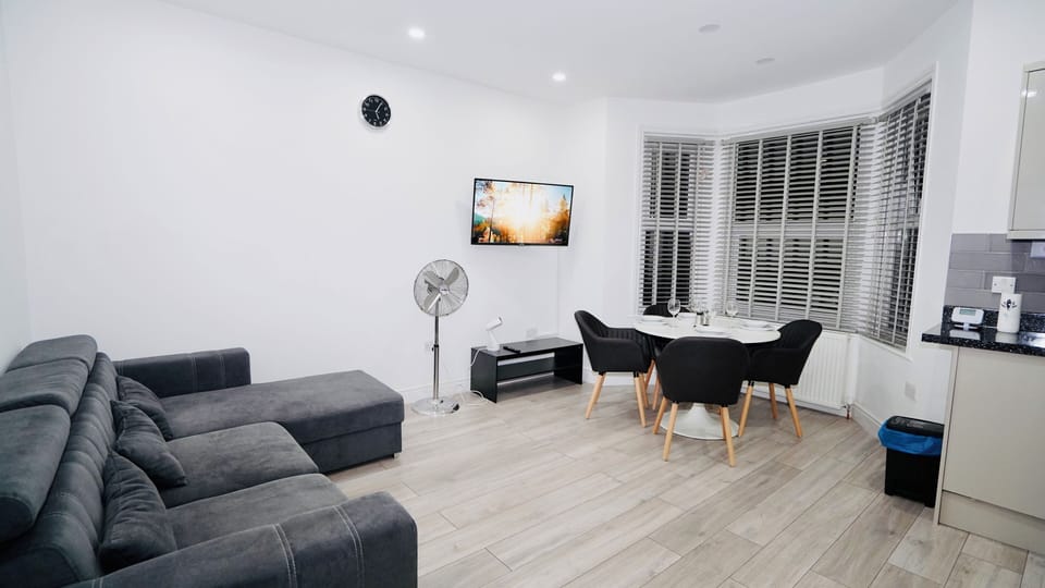 Basic Apartment, 1 Double Bed with Sofa bed, Non Smoking, Kitchen | Living area