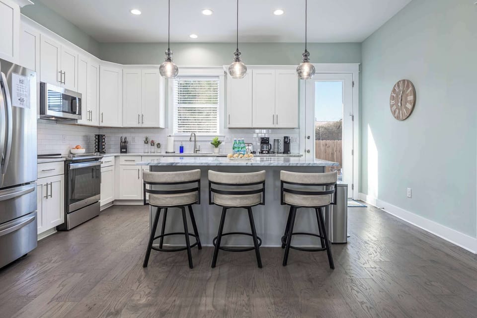 House, Multiple Beds, Patio, Garden View (Beach to Bay Tranquility ) | Private kitchen | Fridge, microwave, oven, stovetop