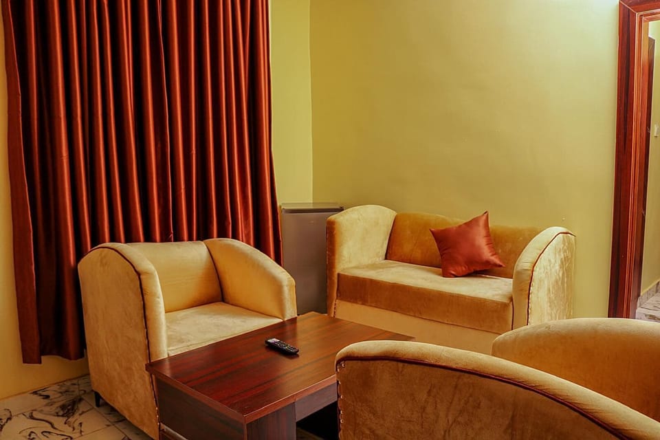 Superior Suite, Balcony | Desk, laptop workspace, soundproofing, free WiFi