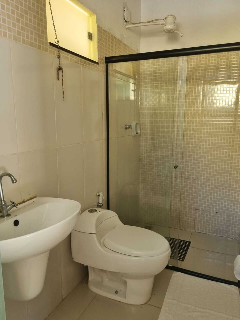 Basic Double Room | Bathroom | Towels