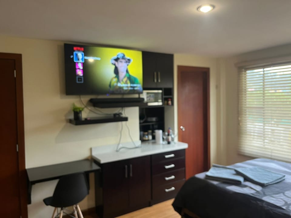 Desk, laptop workspace, WiFi (free)