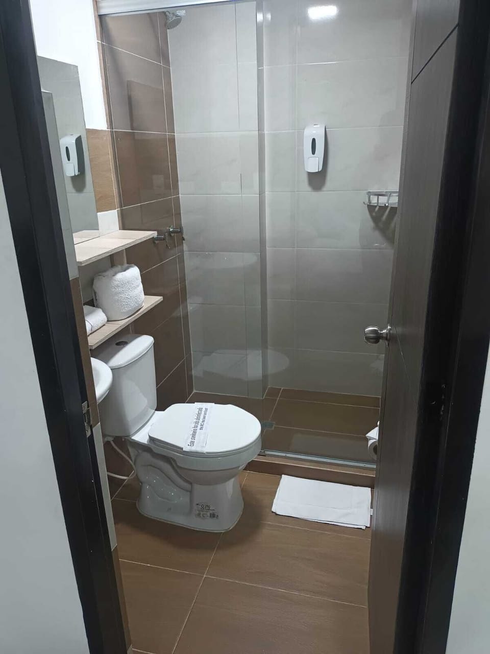 Standard Single Room | Bathroom | Shower, towels, soap, shampoo