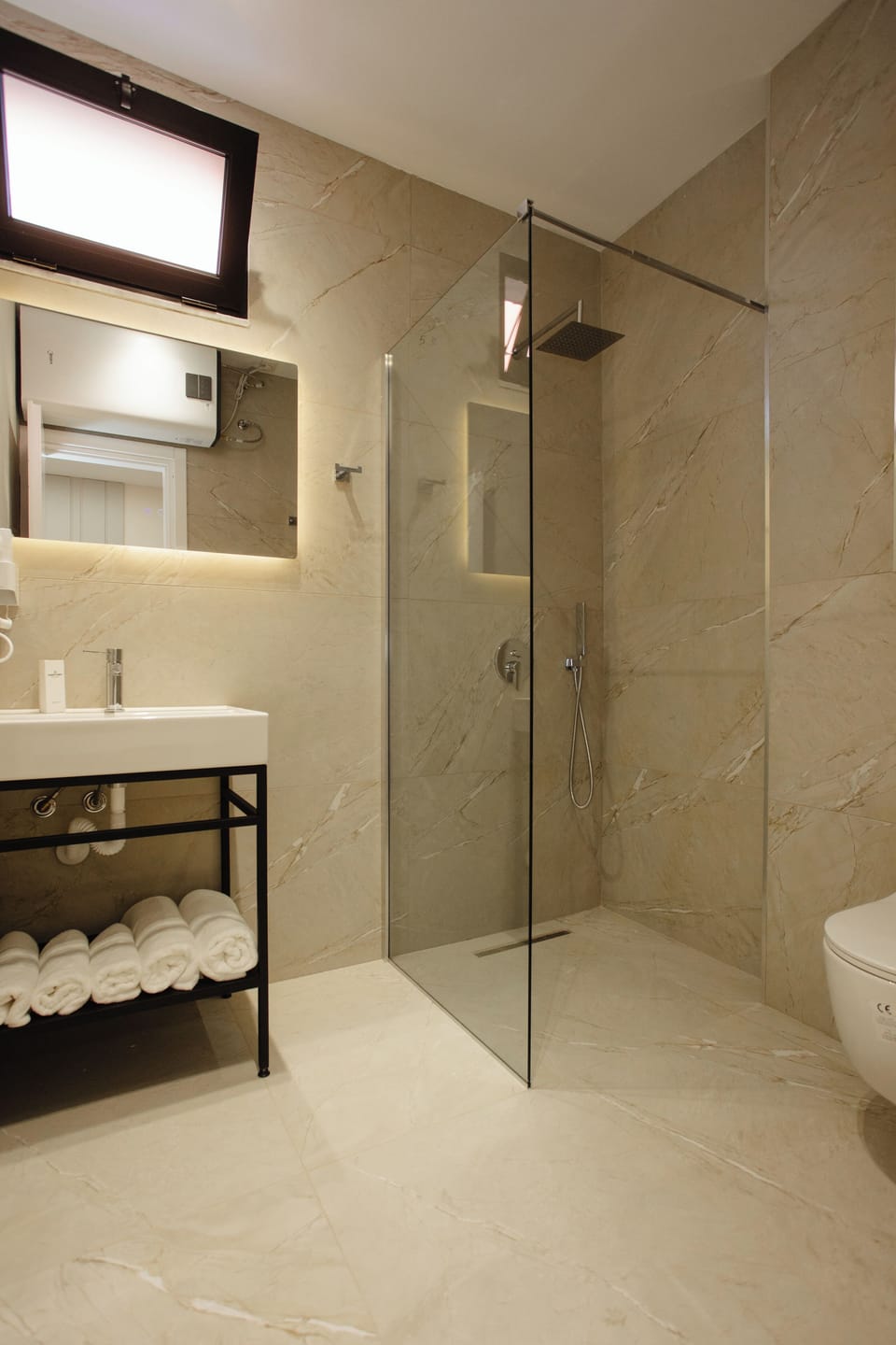 1 Double + 1 Single Bed | Bathroom | Hair dryer, bathrobes, slippers, bidet