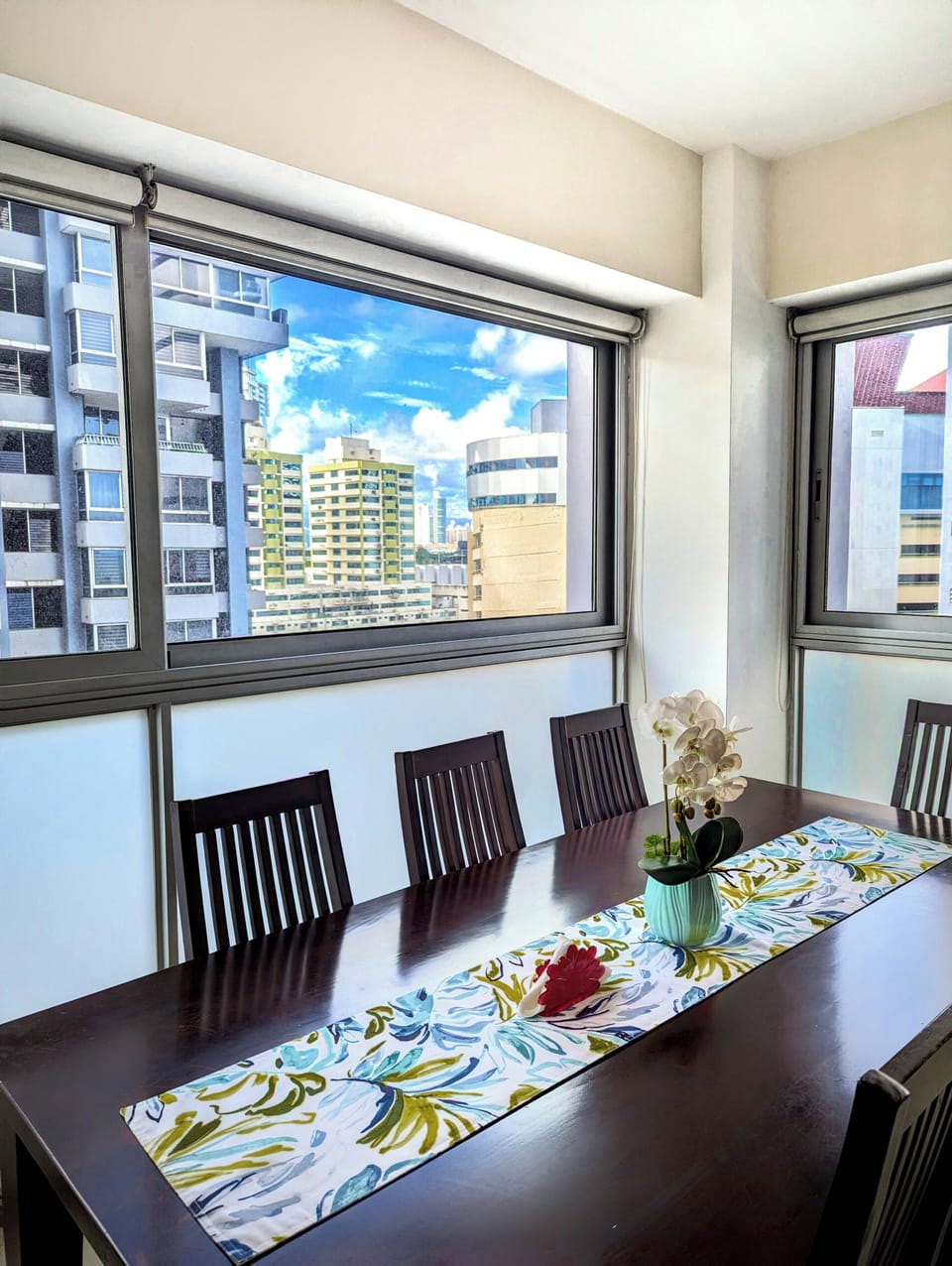 Standard Apartment, City View | Living area