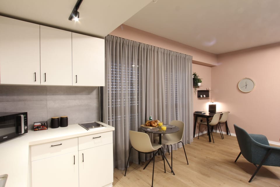 Apartment, Balcony | Private kitchen