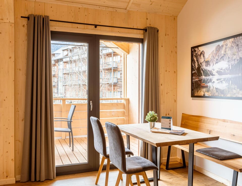 Apartment | Dining
