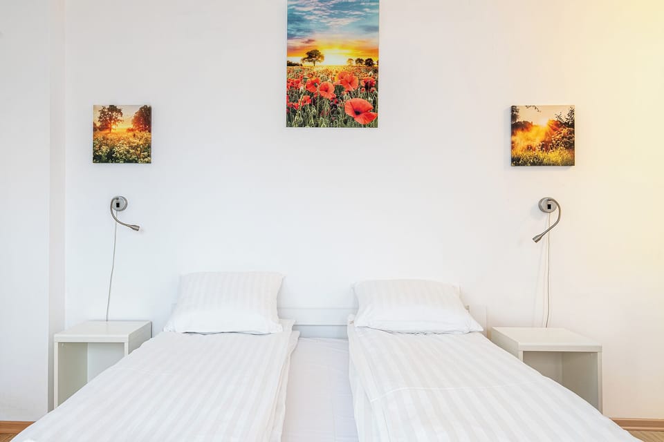 Studio Suite | Iron/ironing board, WiFi (free)
