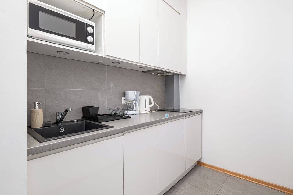 Studio Suite | Private kitchenette | Electric kettle