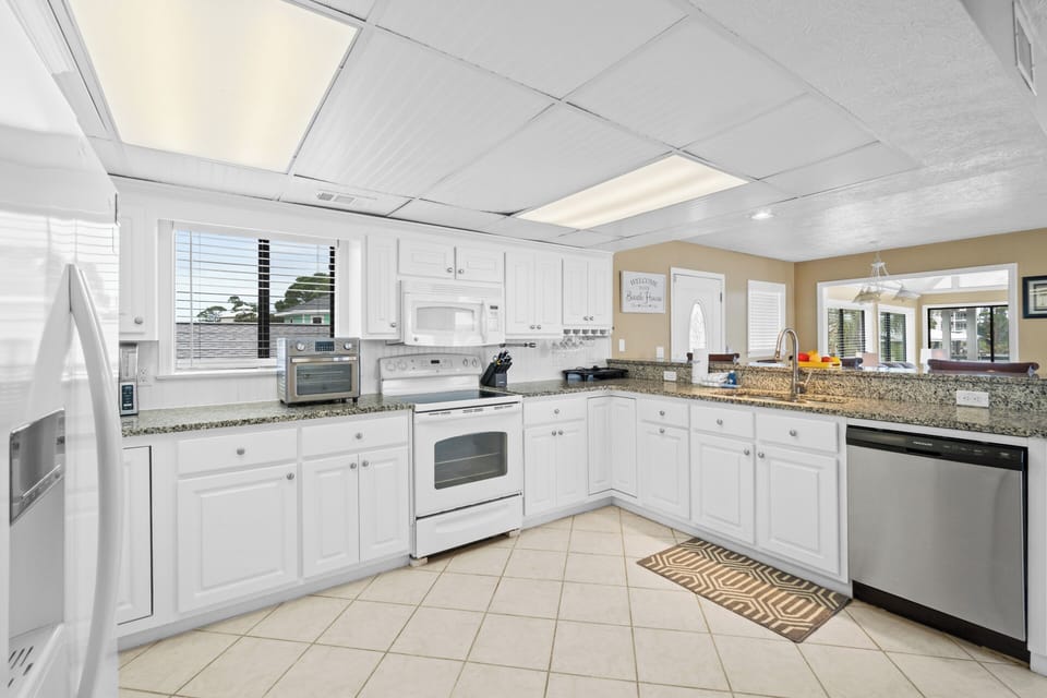 Family House, Canal View | Private kitchen