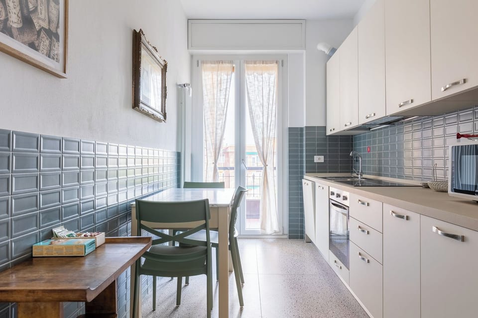 Apartment, Balcony | Private kitchen | Electric kettle, toaster