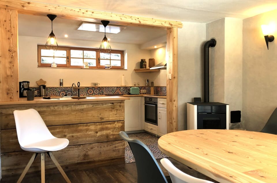 House | Private kitchen | Fridge, microwave, oven, dishwasher