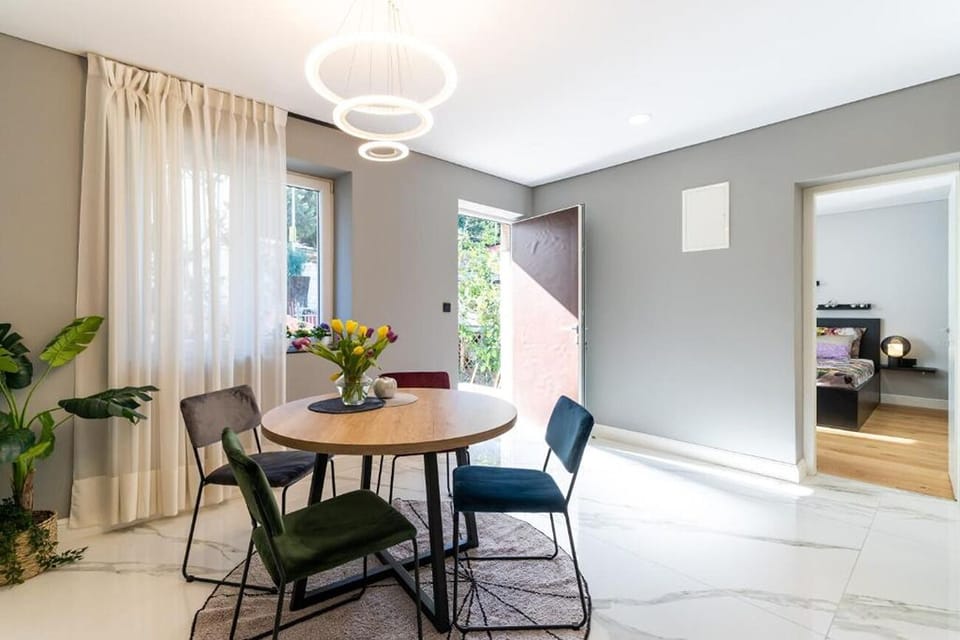 Apartment (2 Bedrooms) | In-room dining
