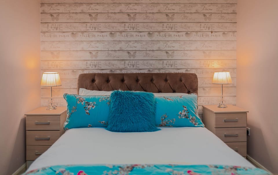 Host Stay Pied-a-terre at Manor View Apartment in Bury