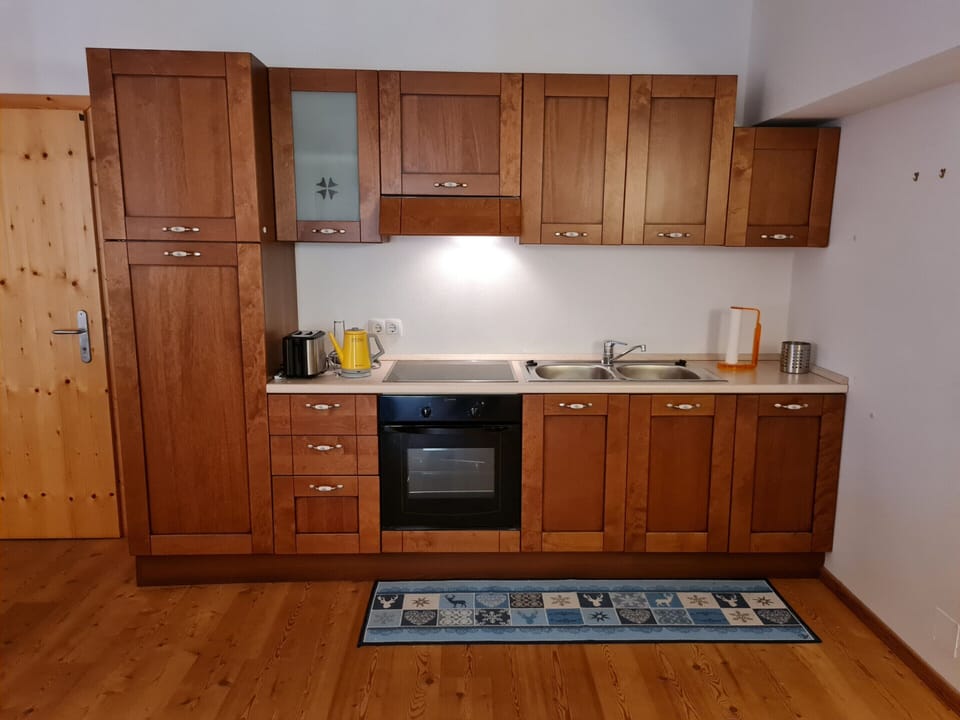 Apartment | Private kitchen | Fridge, oven, electric kettle, cookware/dishes/utensils