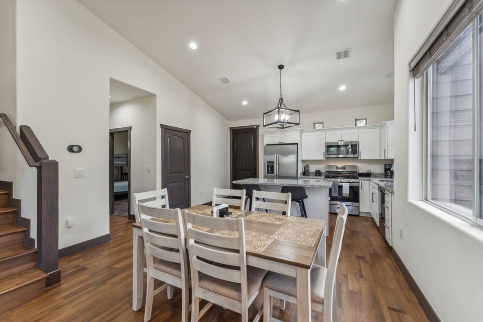 Townhome, 4 Bedrooms | Dining
