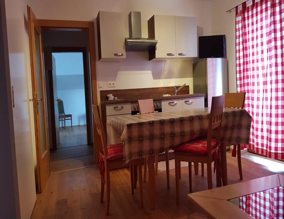 Apartment | Dining