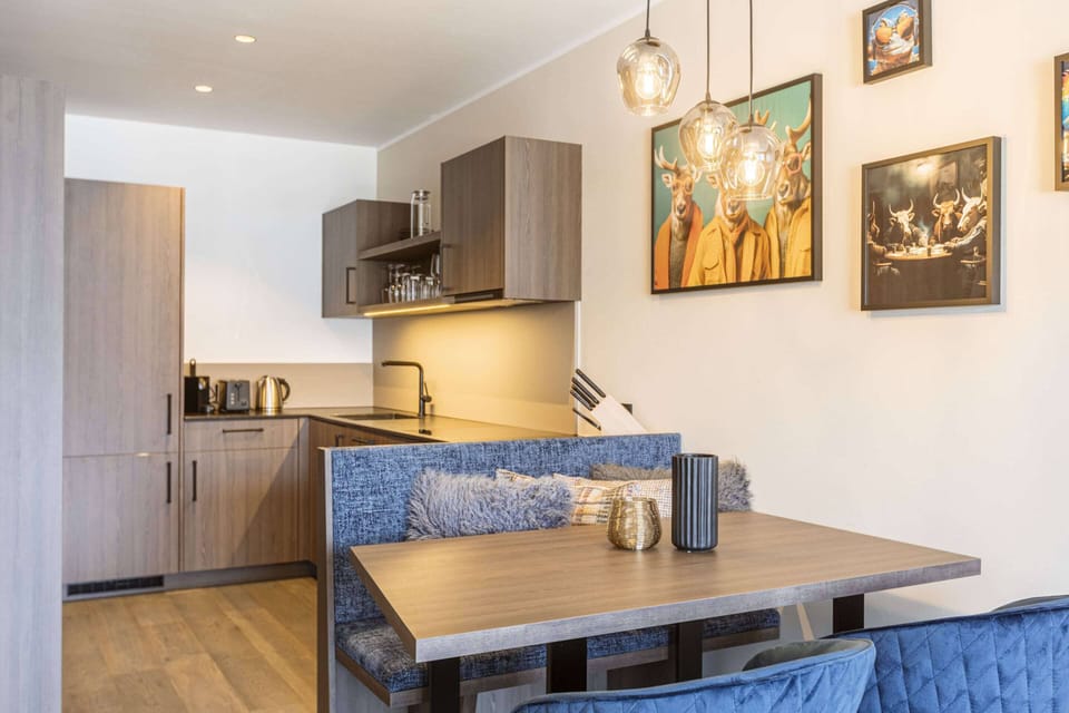 Apartment | Dining