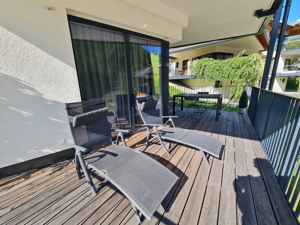 Apartment | Outdoor dining