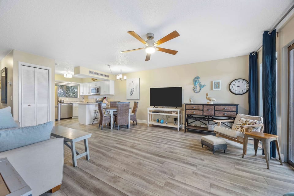 Condo, Multiple Beds, Fireplace, Garden View (Treetop Beach Condo) | Living area | 42-inch flat-screen TV with digital channels