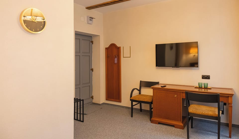 Standard Double Room | Free WiFi, bed sheets