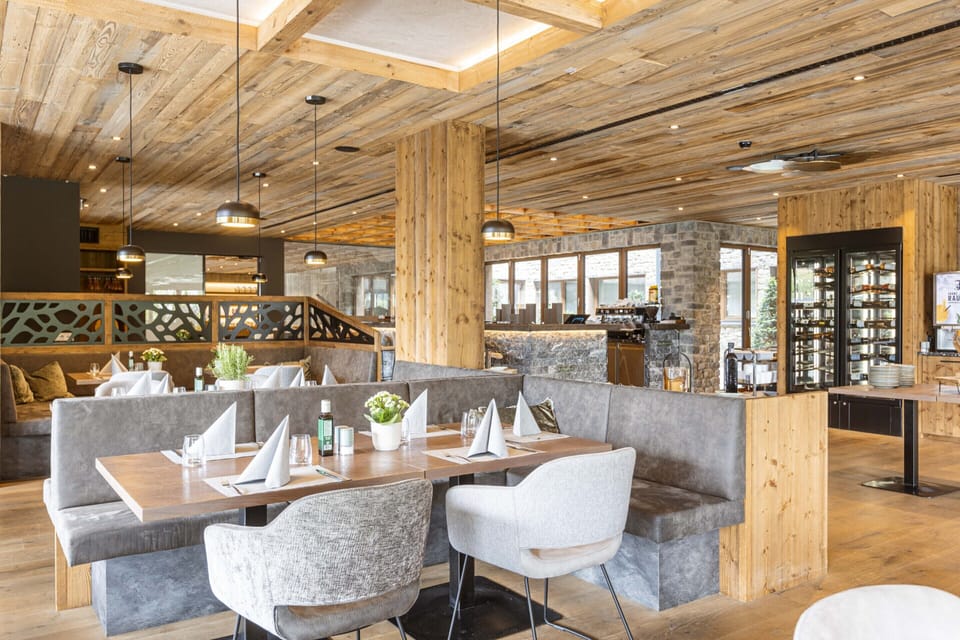 Apartment | Dining
