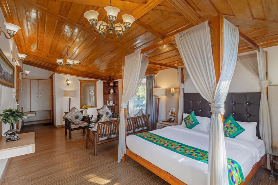 Premium Room | Desk, blackout drapes, iron/ironing board, rollaway beds (surcharge)