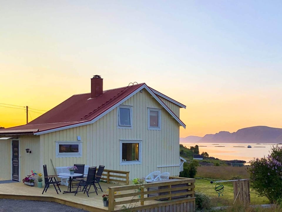House | Outdoor dining